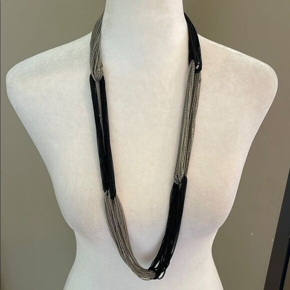 Elegant Black and Silver Necklace - Picture 2 of 4